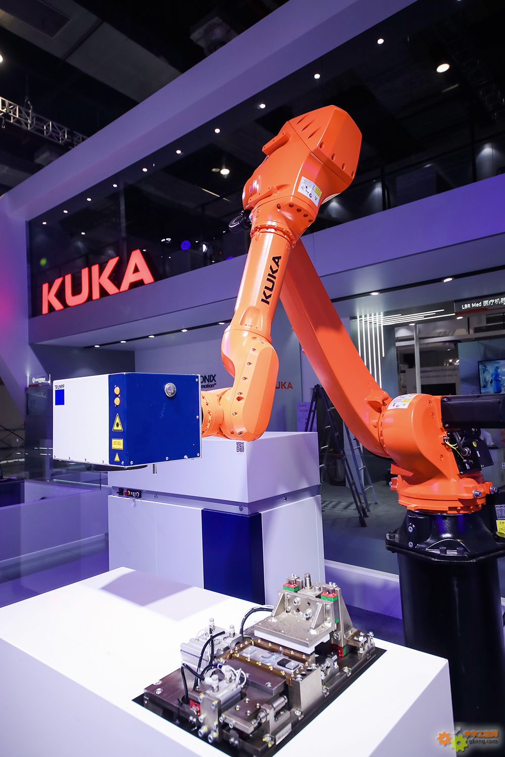 KUKA全新一代中負載KR IONTEC系列機器人